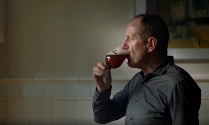 Meesterbrouwer Rob Habets drinkt Brand Dubbelbock